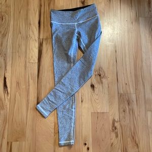 Lululemon vintage tights. Herringbone pattern. Size 4